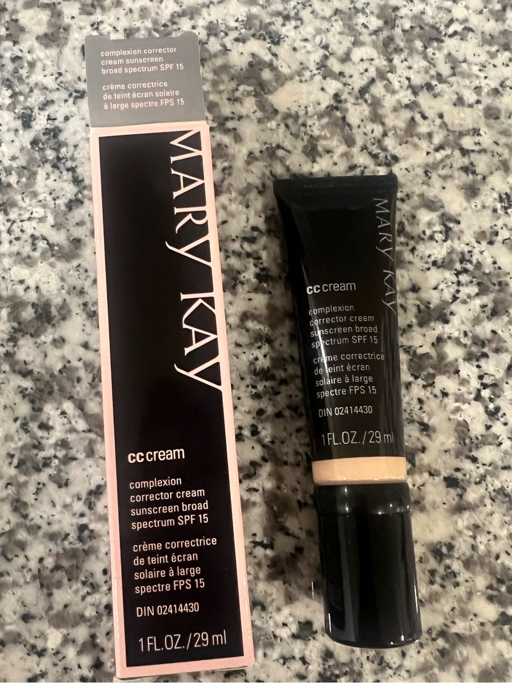 Mary Kay CC Cream - Very Light